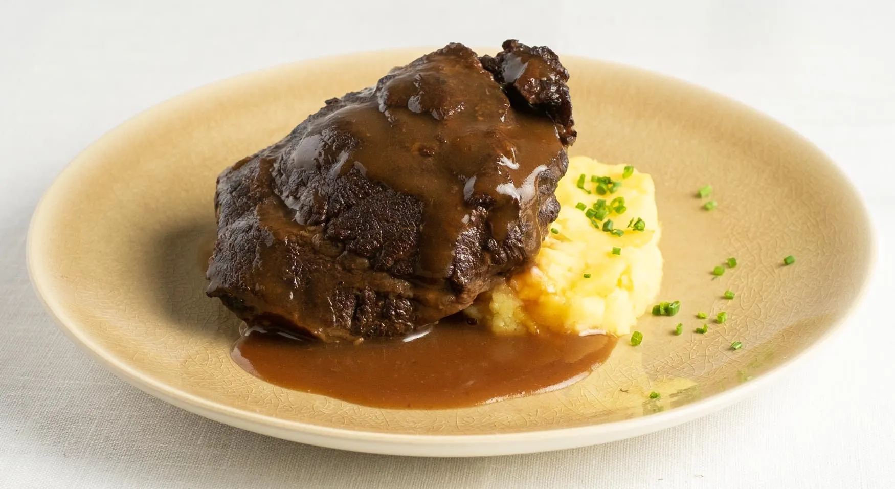 Carrillera de ternera asada a baja temperatura durante 6 horas